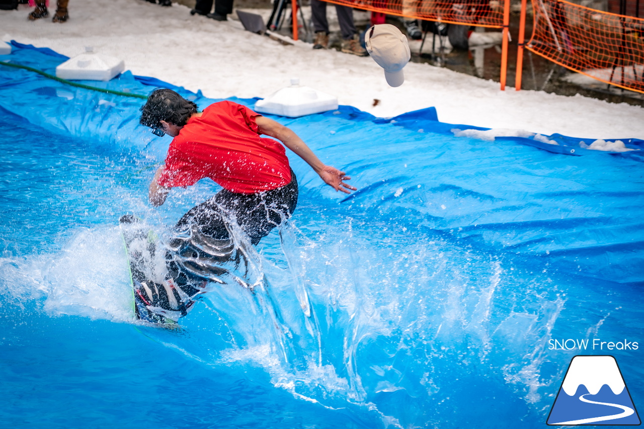 富良野スキー場｜いよいよインターナショナルなイベントに？！春シーズン恒例『第13回 Pond Skimming 池渡り』開催～♪